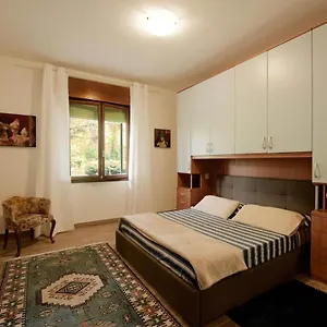  Apartment House Italien