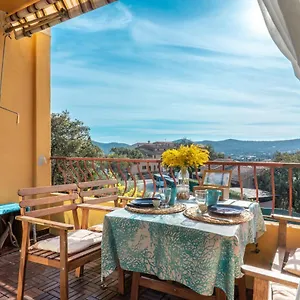  Apartment L'odyssee Provencale, Un Duplex De Charme De 2 Au Pied Du Village Medieval De Bormes-les-mimosas, Offrant Des Prestations De Gamme Et Superbe Vue Sur Le Massif Des Maures Frankreich